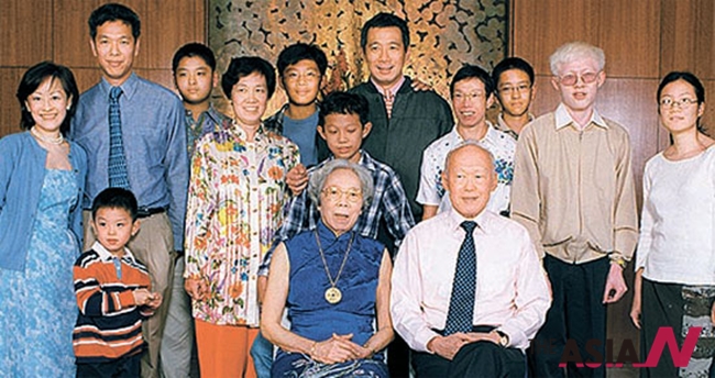 싱가포르 리센룽 총리 가족사진. 