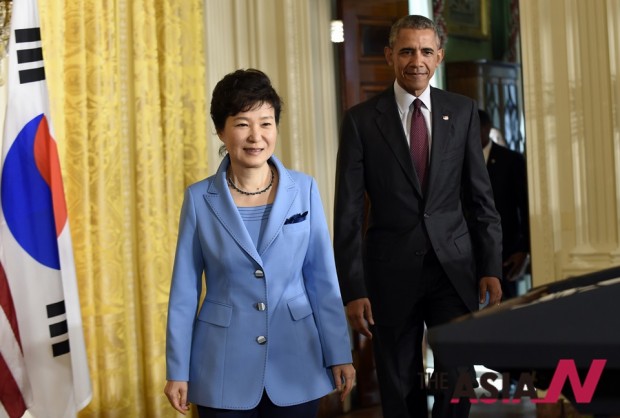 지난 10월 한미정상회담을 가진 박근혜 대통령(왼쪽)과 오바마 대통령