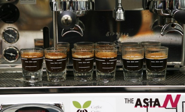 같은 커피라도 커피가루의 굵기를 달리하면 추출량이 달라지고, 커피에서 추출되는 성분과 향미도 달라진다. 