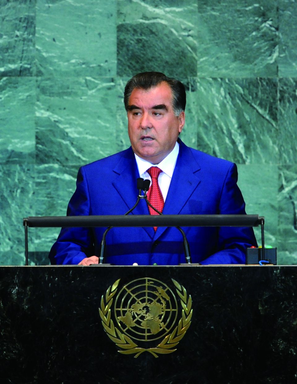 (100923) -- NEW YORK, Sept. 23, 2010 (Xinhua) -- Tajikistan's President Emomali Rahmon addresses the general debate of the 65th session of the UN General Assembly in New York, the United States, Sept. 23, 2010. (Xinhua/Shen Hong) (zw)